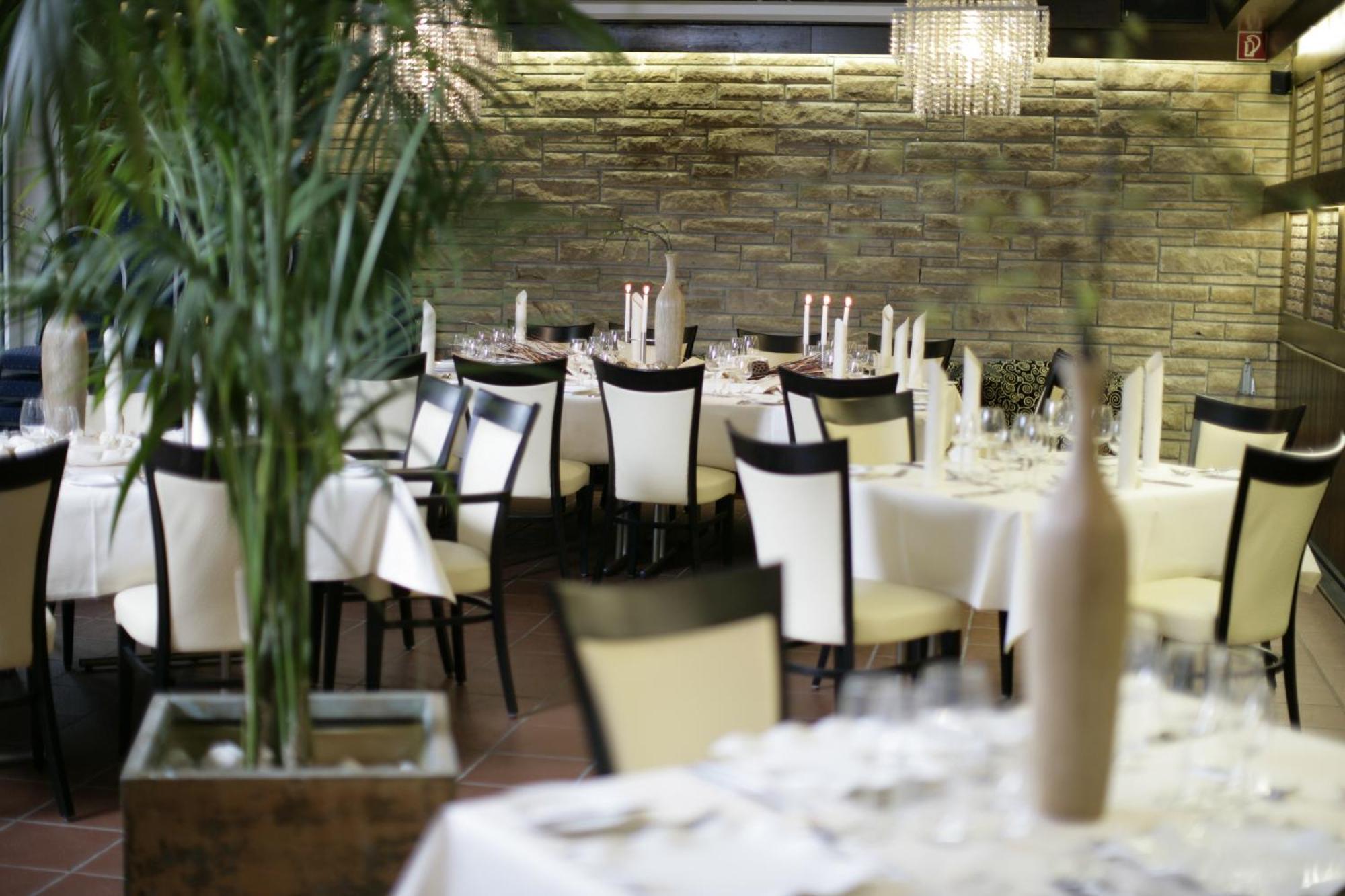 דיסבורג Hotel Akazienhof מראה חיצוני תמונה