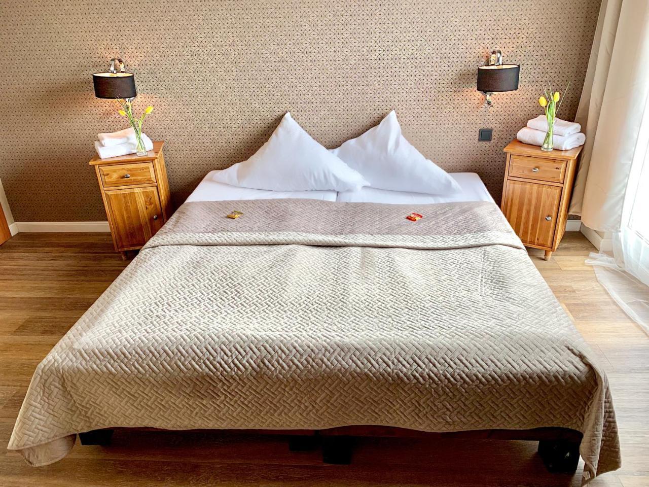 דיסבורג Hotel Akazienhof מראה חיצוני תמונה